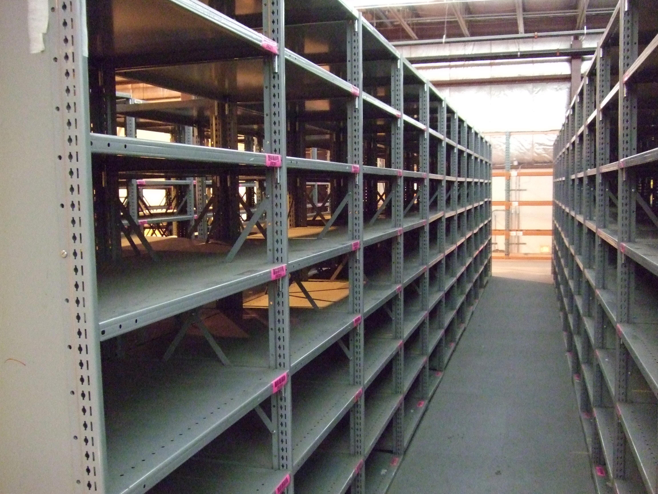 Boltless Shelving System Or A Clip, Metal Clip Shelving